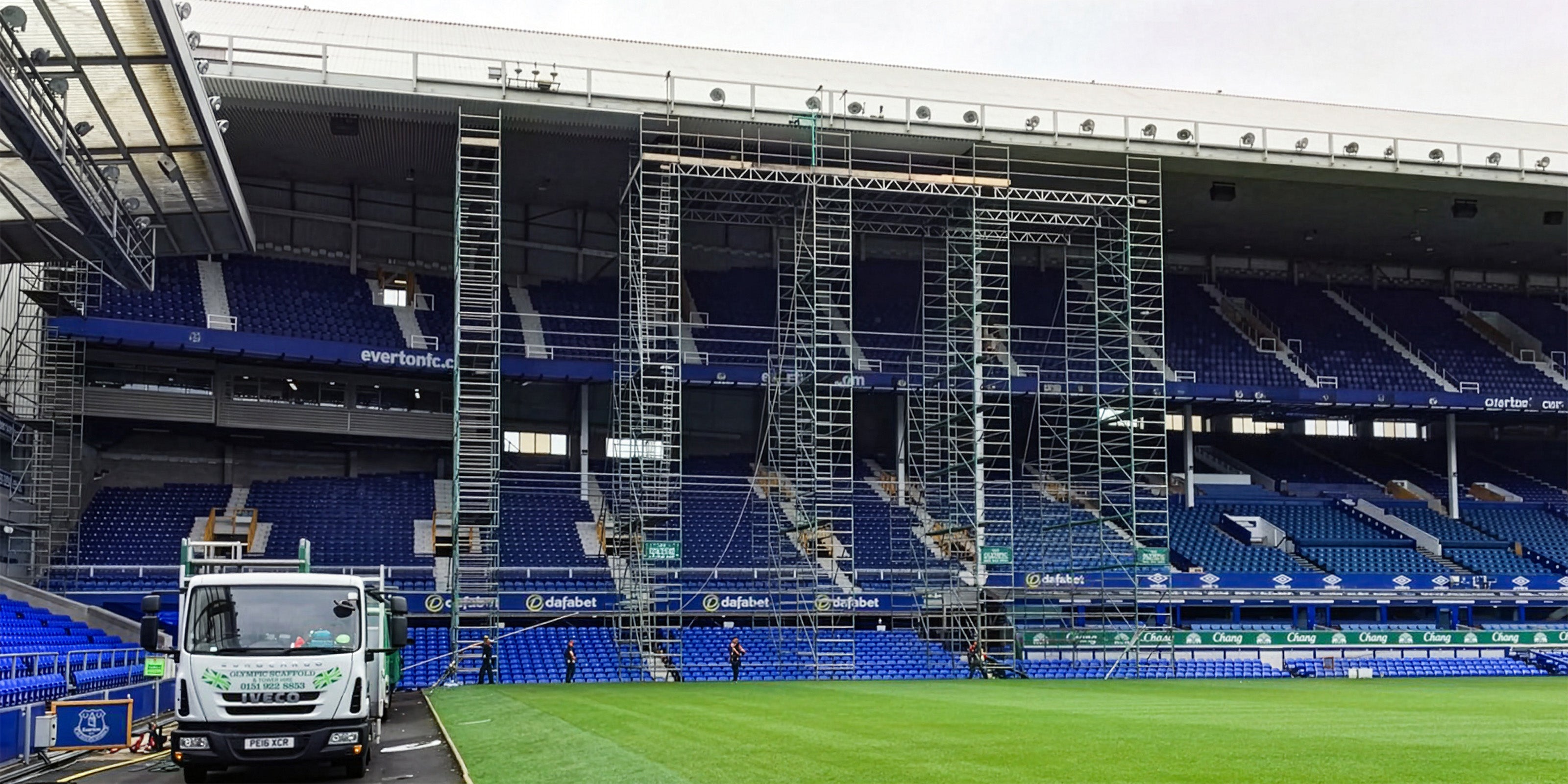 Several Alto HD towers used to create a BS-1139 Large Deck structure.