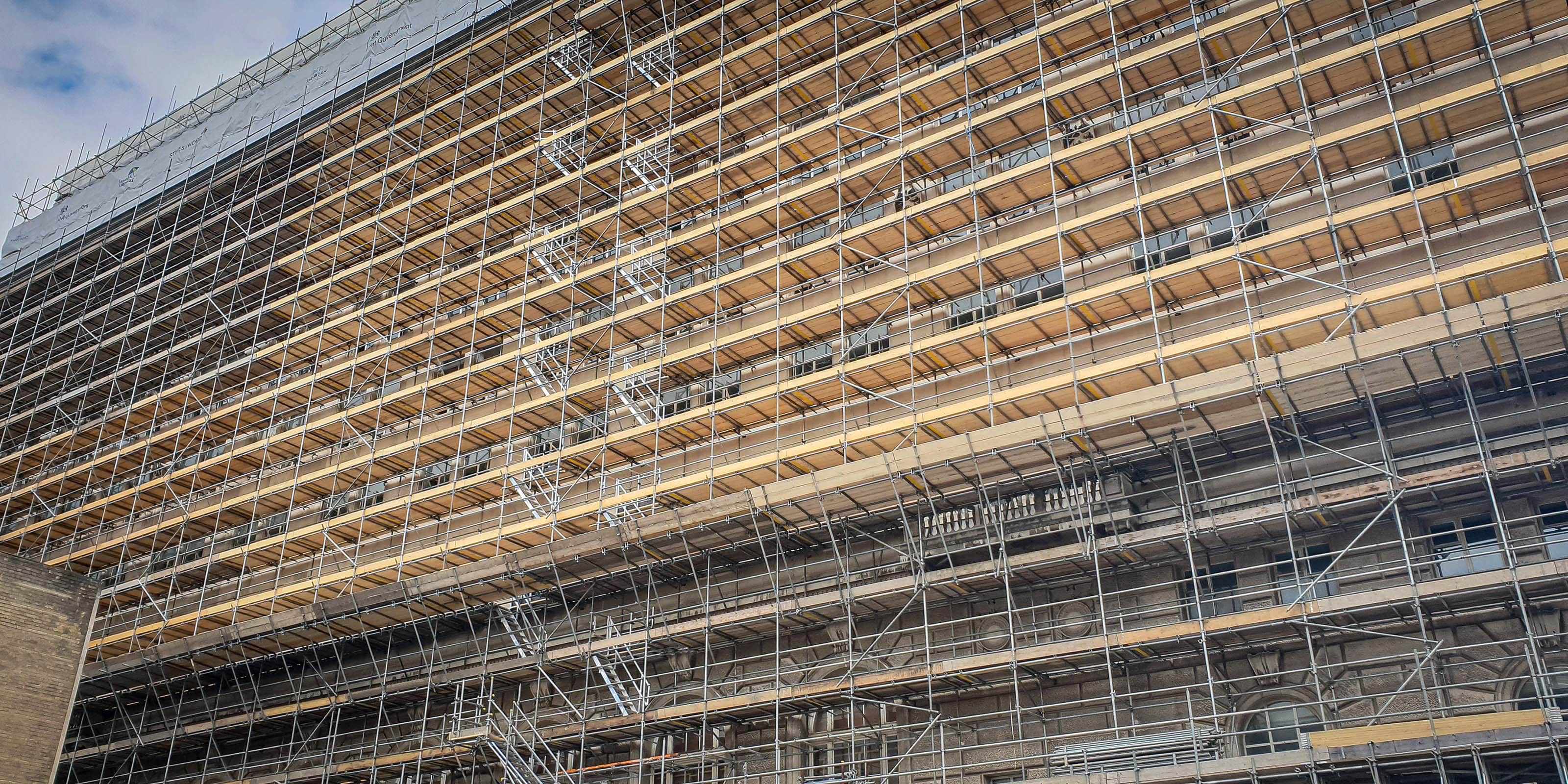 A large facade scaffolding using Alto Fixed Stairs.